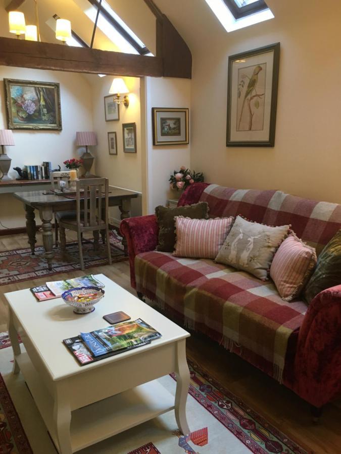 The Grooms Loft Self Contained Apartment Milton Abbas Esterno foto