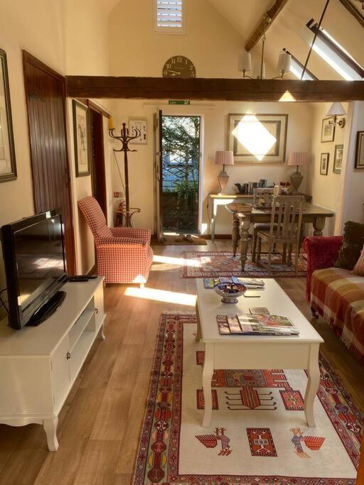 The Grooms Loft Self Contained Apartment Milton Abbas Esterno foto