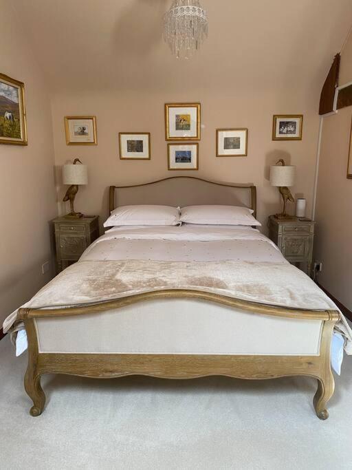 The Grooms Loft Self Contained Apartment Milton Abbas Esterno foto