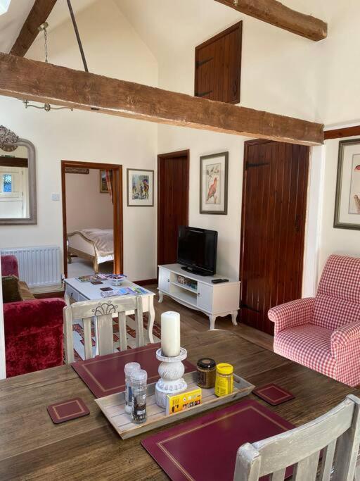 The Grooms Loft Self Contained Apartment Milton Abbas Esterno foto